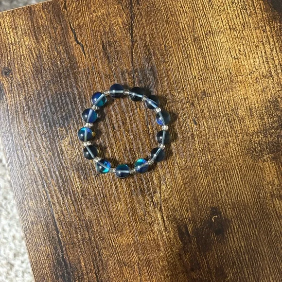 Handmade Chic Blue and White Beaded Energy balanced Bracelet Set. Free item incl - Picture 2 of 7